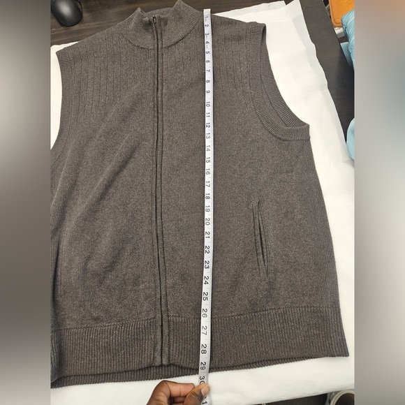 Mantles Knit Sweater Vest Top Shirt Turtleneck Sleevelesss. Unisex
Medium L - Picture 11 of 11